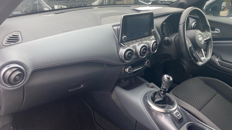 Nissan Juke 1.0 DiG-T 114 N-Connecta 5dr Petrol Hatchback